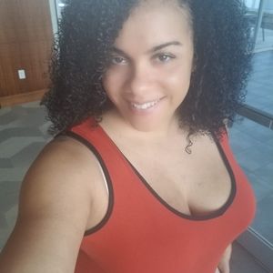 Meet your Posher, Monique